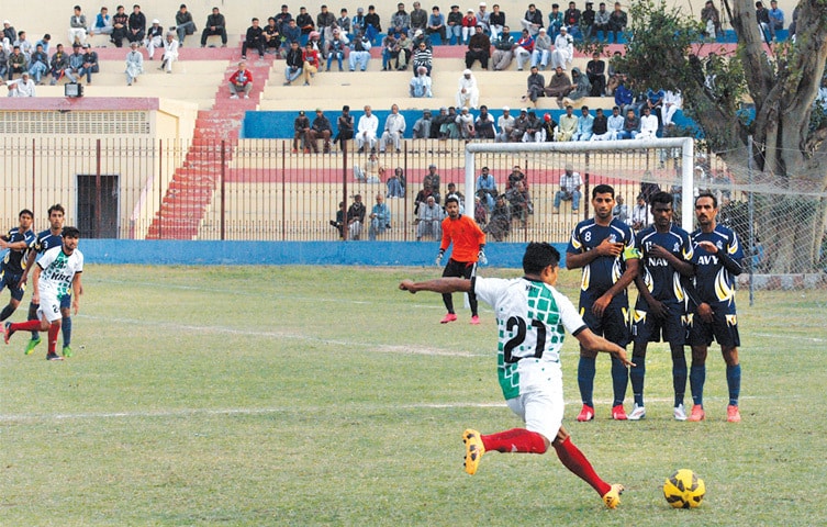 Adil dazzles as KRL advance; SNGPL oust PIA [Dawn]