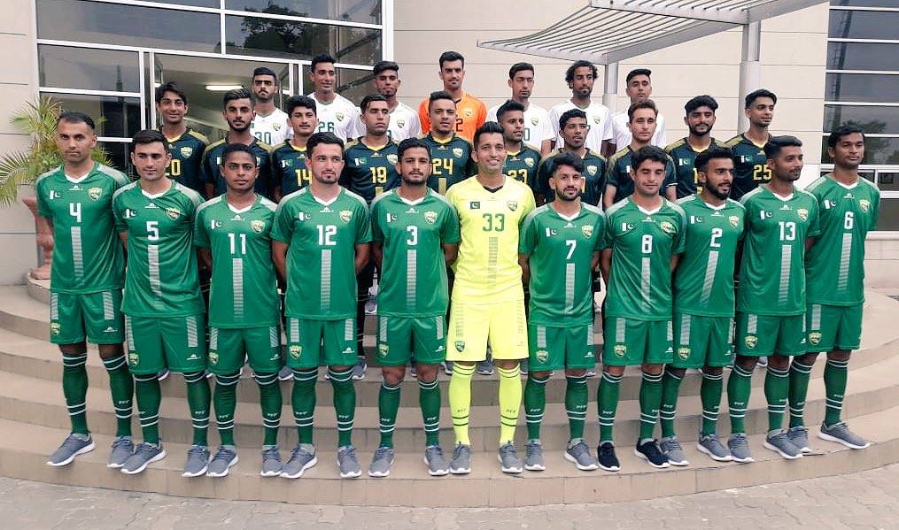 Pakistan football team off to Bahrain [Dawn]