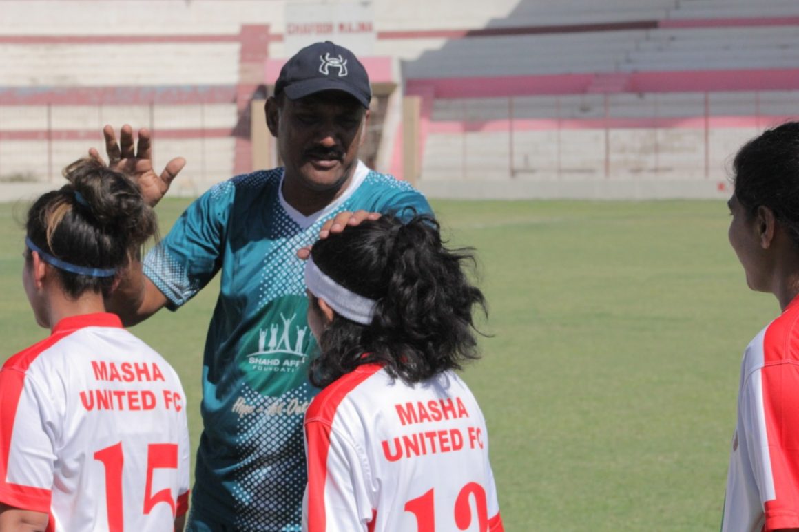 ‘FIFA should send official to Pakistan to resolve conflict’ [The News]