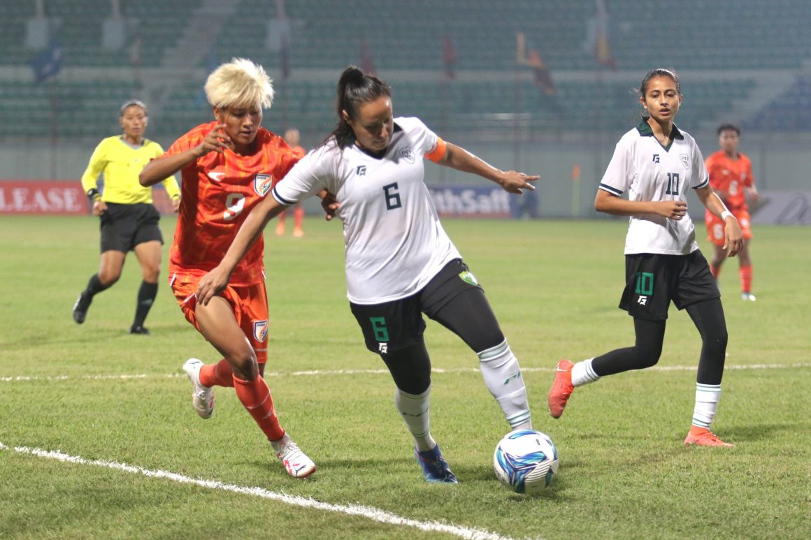 Pakistan women humbled by India in SAFF opener [Dawn]