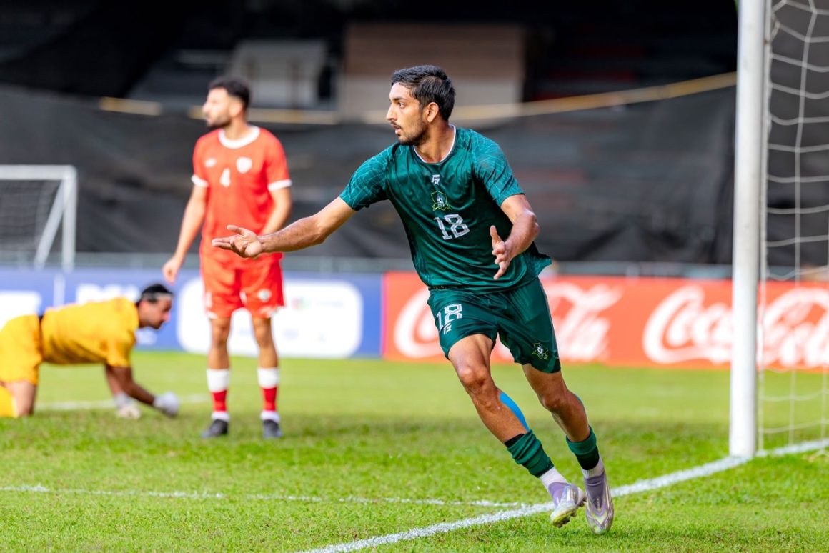 Umar, Harun fire Pakistan into Diamond Jubilee Cup final